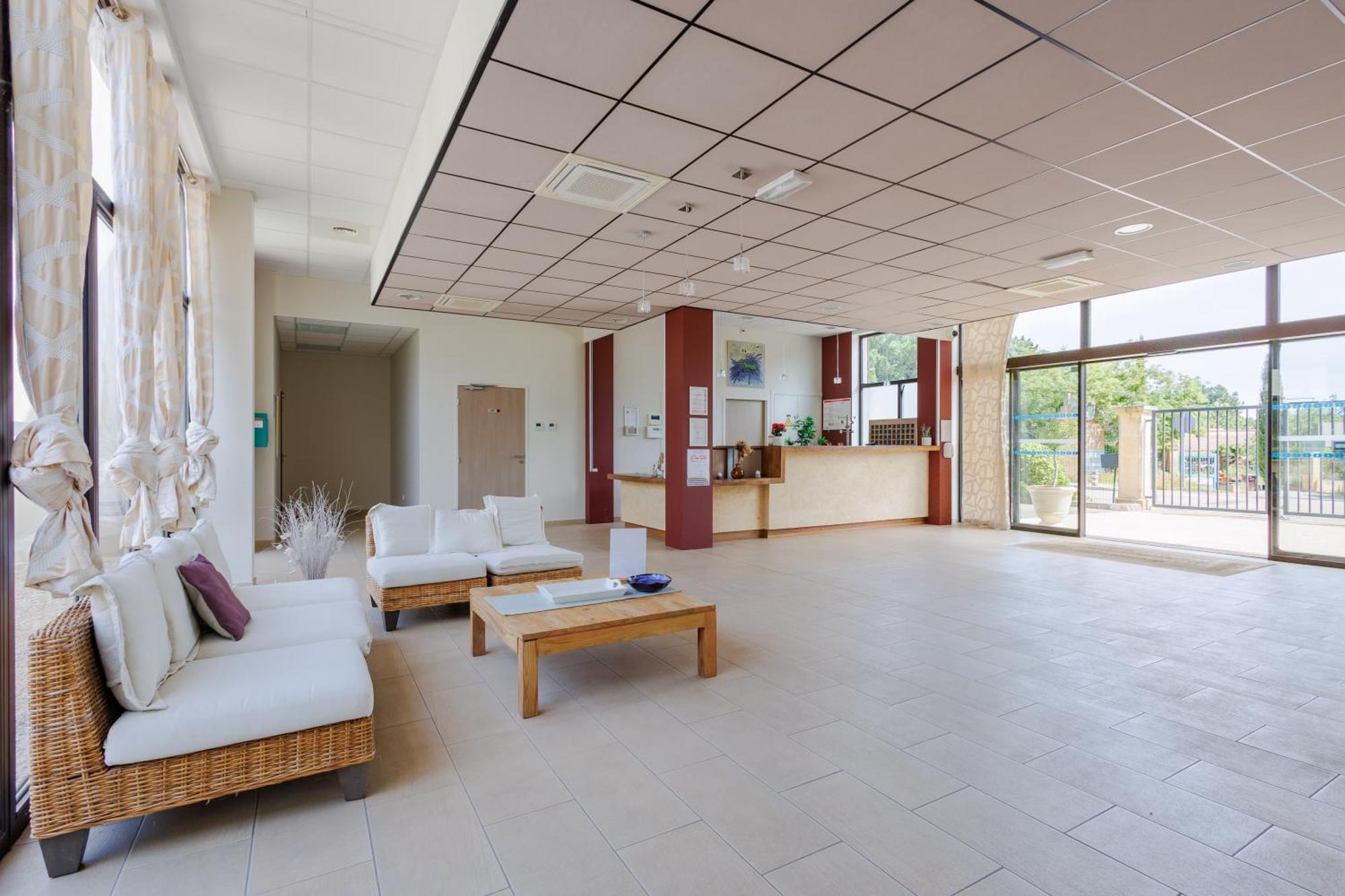 Residhotel Residence Pont Du Gard Ремулен Экстерьер фото
