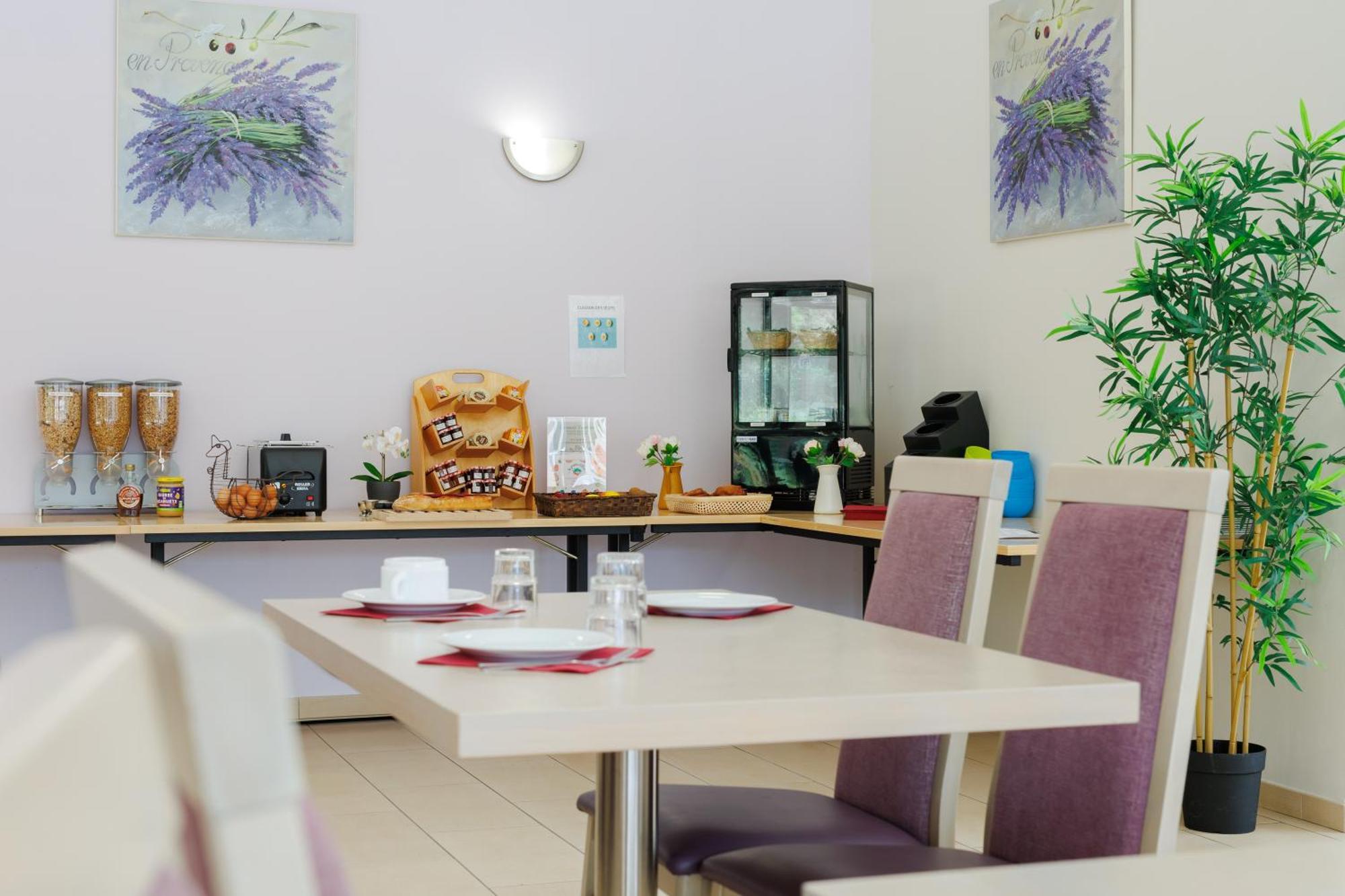 Residhotel Residence Pont Du Gard Ремулен Экстерьер фото